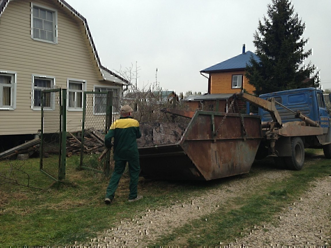 Вывоз мусора и отходов с дачи и участка СНТ в Дзержинском в октябре