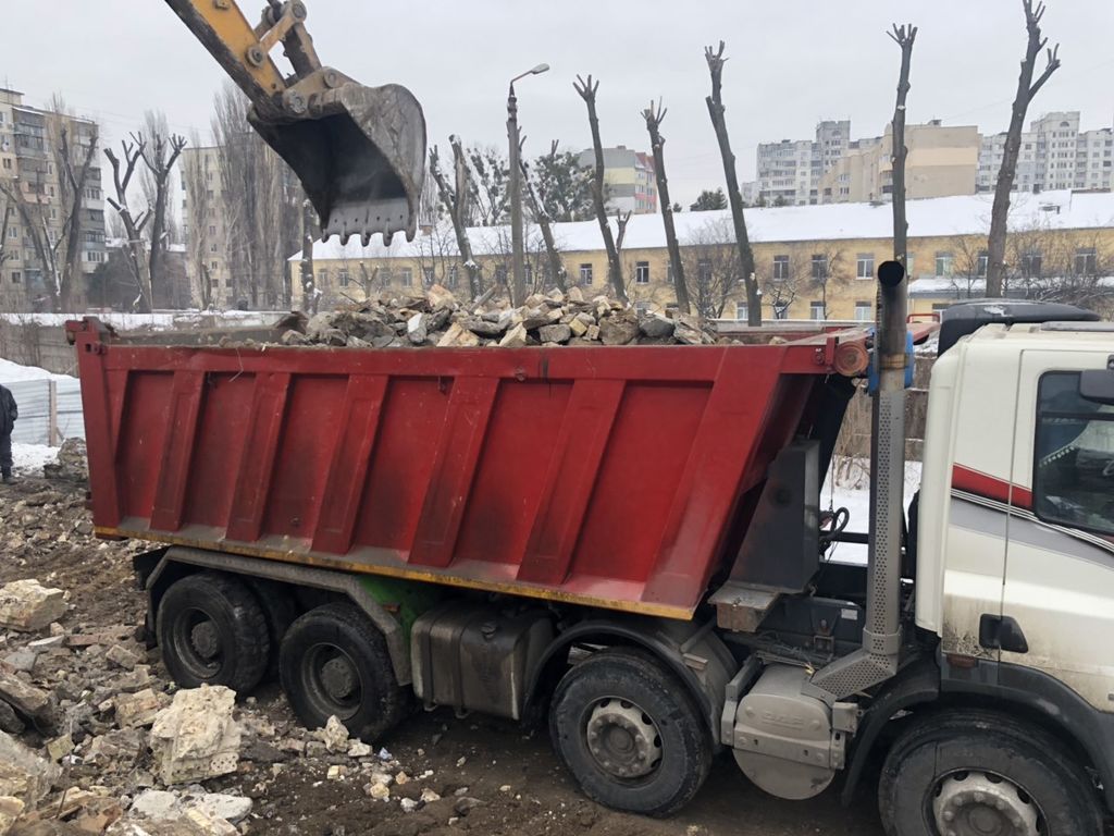 Вывоз мусора Камазом в Дзержинском в октябре