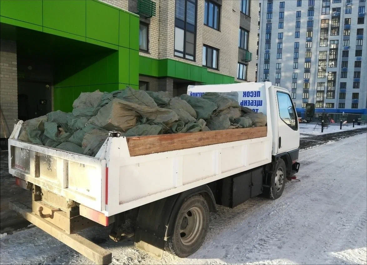 Вывоз мусора грузовым фургоном 3 тонны в Дзержинском — цена от 1382 руб., ПроМусор