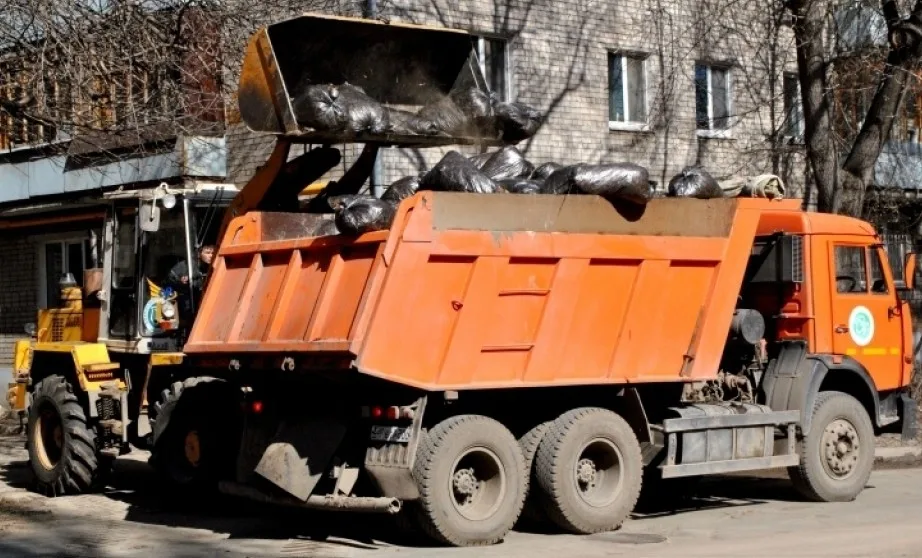Вывоз мусора грузовым фургоном 5 тонн в Дзержинском – ПроМусор, аренда, цена от 1586 руб