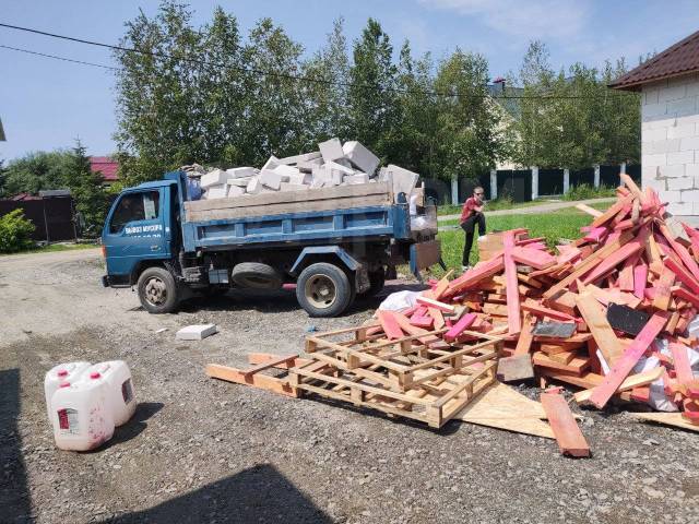 Вывоз мусора с чердака в Дзержинском в октябре